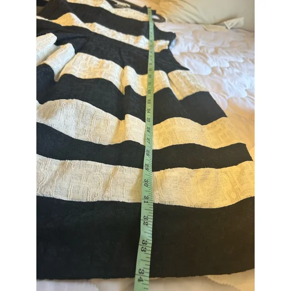 Women's Mi Ami Dress Size 1 small Black and White Striped - Picture 4 of 7